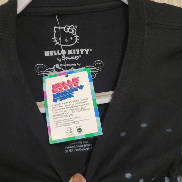 Sanrio Hello Kitty Mighty Topic Graphic Shirt S - Picture 3 of 3